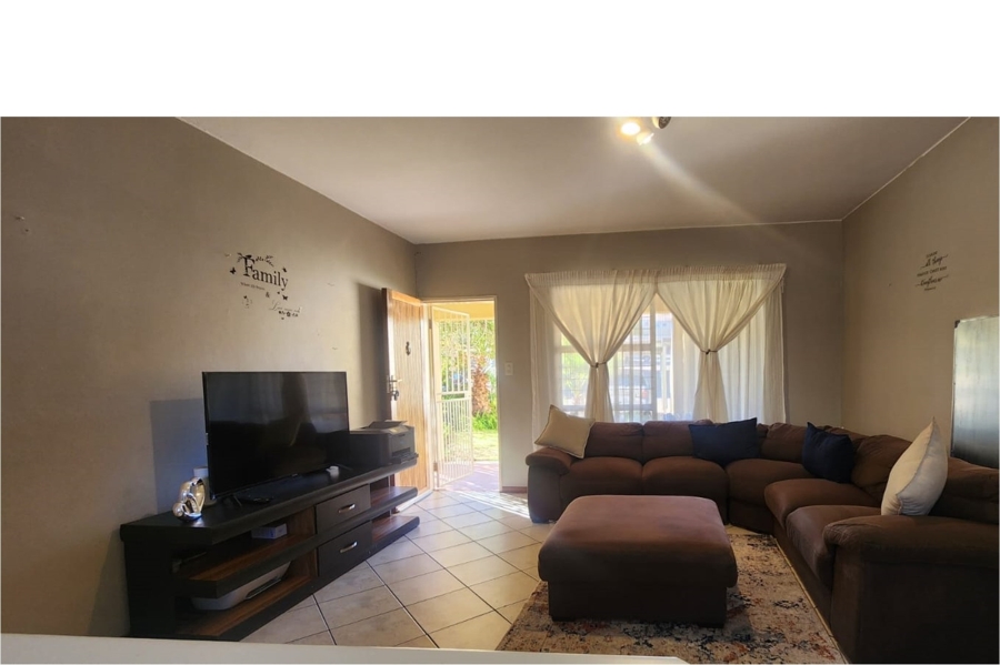 2 Bedroom Property for Sale in Wilkoppies North West